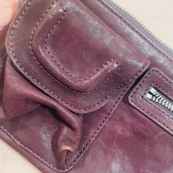 YUCCA. Leather wristlet - Picture 3 of 6